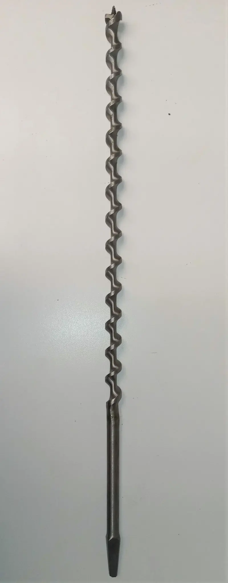 Bosch Spur Auger Bit – 9/16" X 18" With Square Taper Shank, Bulk Unmarked 1