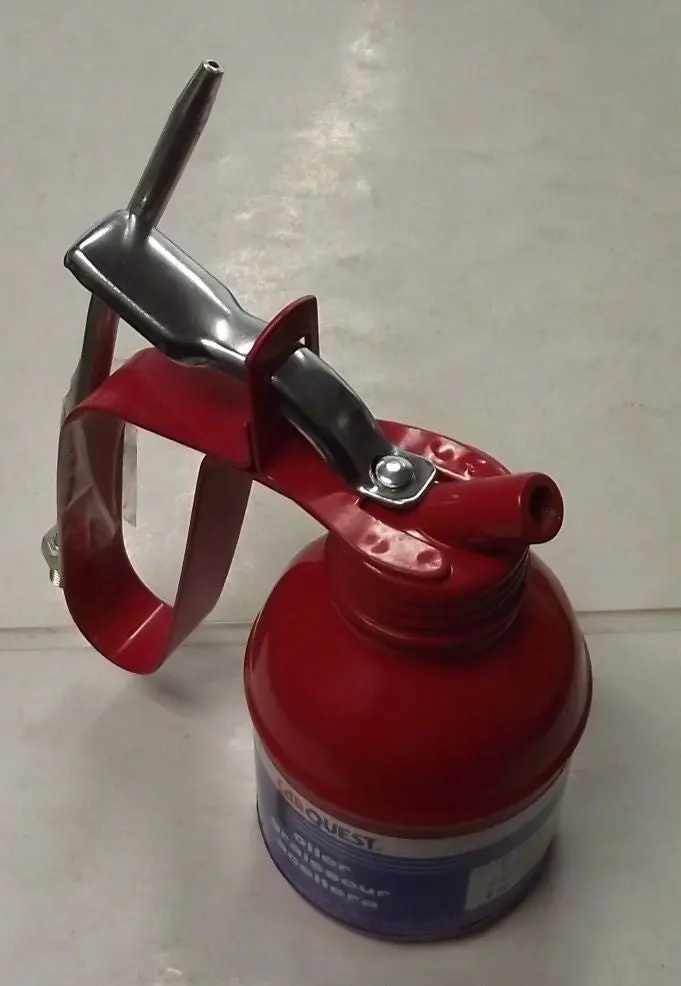 Carquest Rigid-Spout Oiler — 6 Oz Capacity, Precision Dispensing Nozzle 1