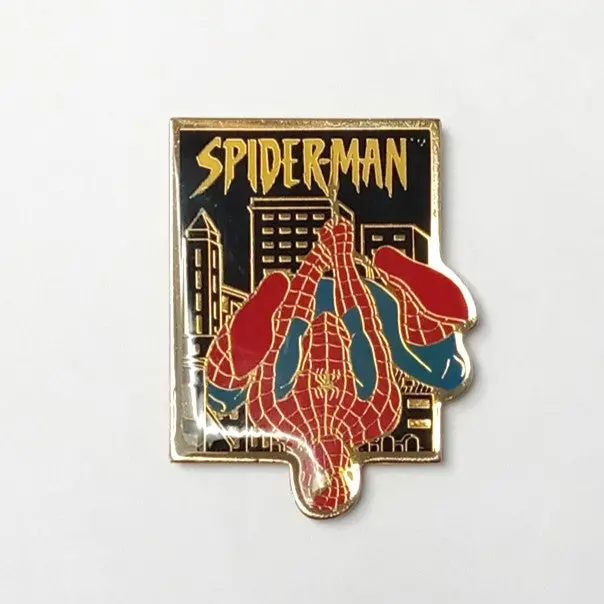 Marvel Spider-Man Upside-Down Hanging Refrigerator Magnet – Playful Design 1