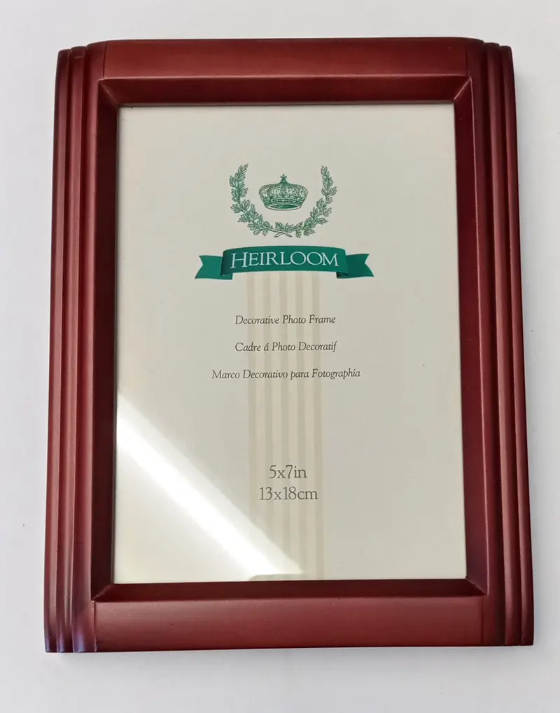 Newell Rubbermaid 1877H5W 5" X 7" Decorative Picture Frame – White Finish 1