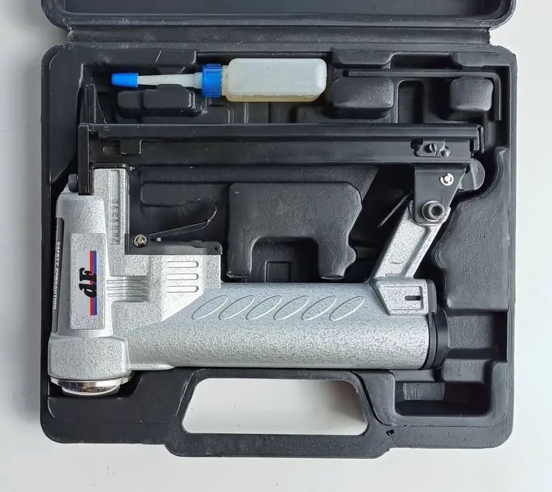 Unbranded Heavy-Duty Pneumatic Stapler – Industrial Grade Fastening Tool 1